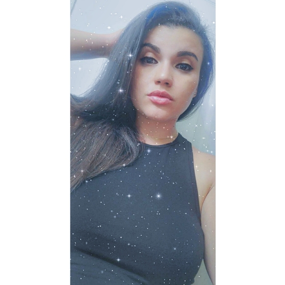 Meet your POSHER ℳ𝓲𝐜ん𝑒ℓℓ𝑒🖤🧿 - Picture 5 of 16